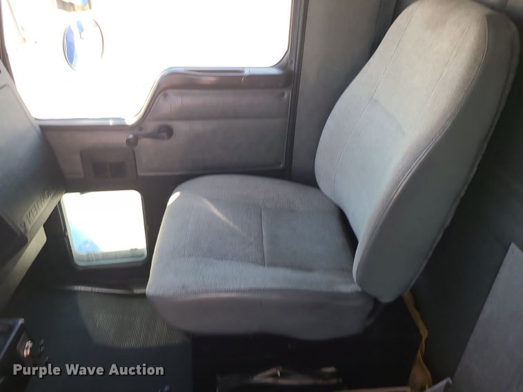 image for item BR9792 2001 Kenworth T300  delivery truck