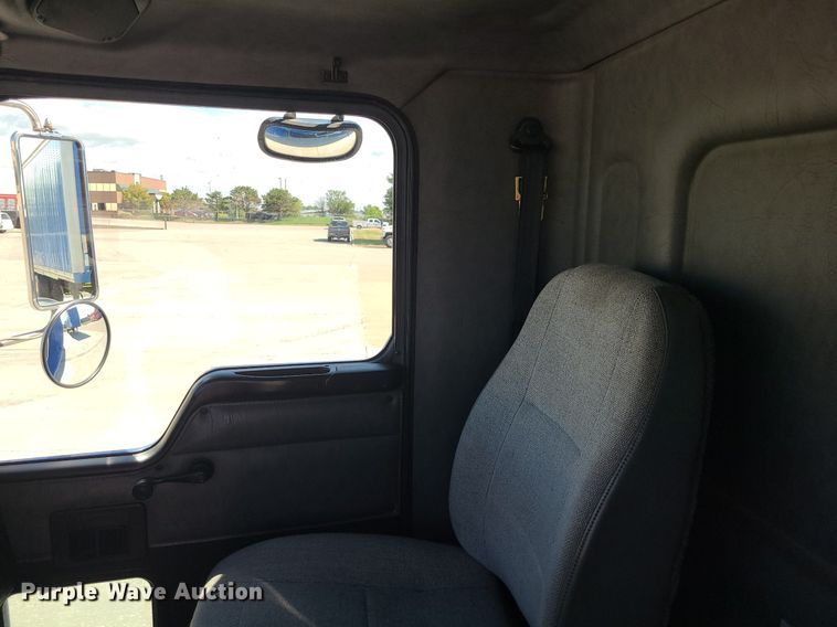 image for item BR9792 2001 Kenworth T300  delivery truck