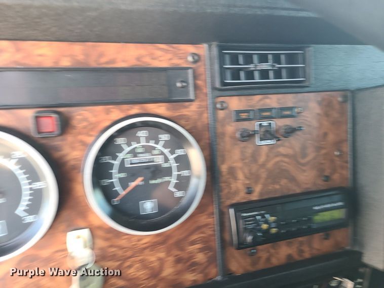 image for item BR9792 2001 Kenworth T300  delivery truck