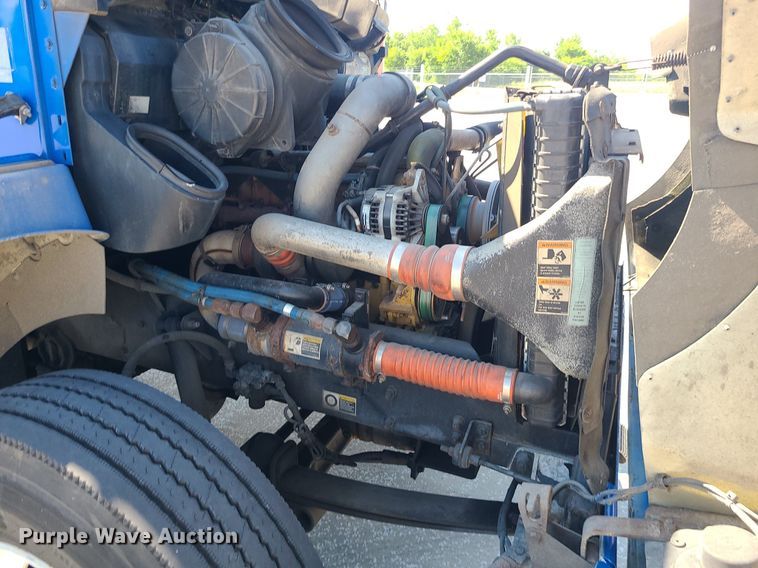 image for item BR9792 2001 Kenworth T300  delivery truck