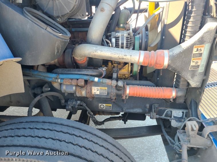 image for item BR9792 2001 Kenworth T300  delivery truck