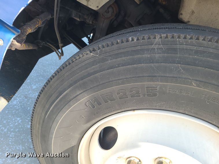 image for item BR9792 2001 Kenworth T300  delivery truck