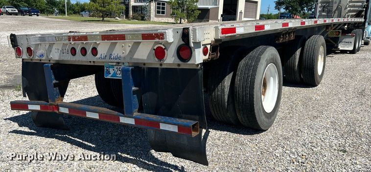 image for item DI7853 2002 Utility Trailers  flatbed trailer