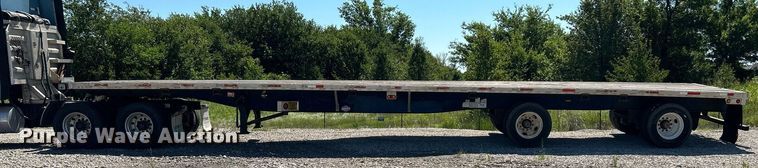 image for item DI7853 2002 Utility Trailers  flatbed trailer