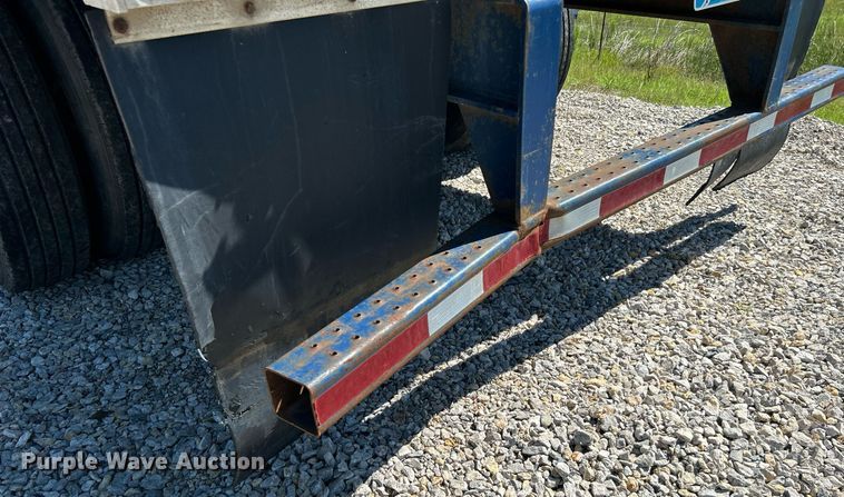 image for item DI7853 2002 Utility Trailers  flatbed trailer