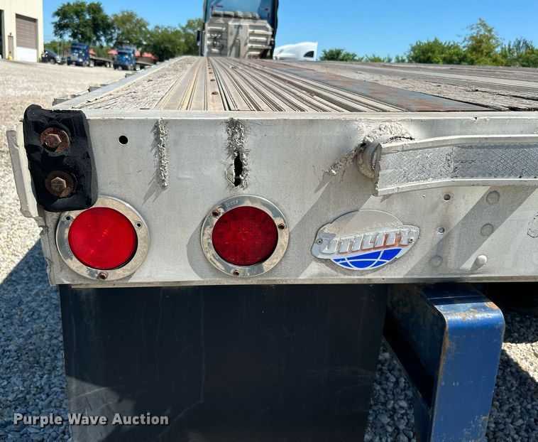 image for item DI7853 2002 Utility Trailers  flatbed trailer