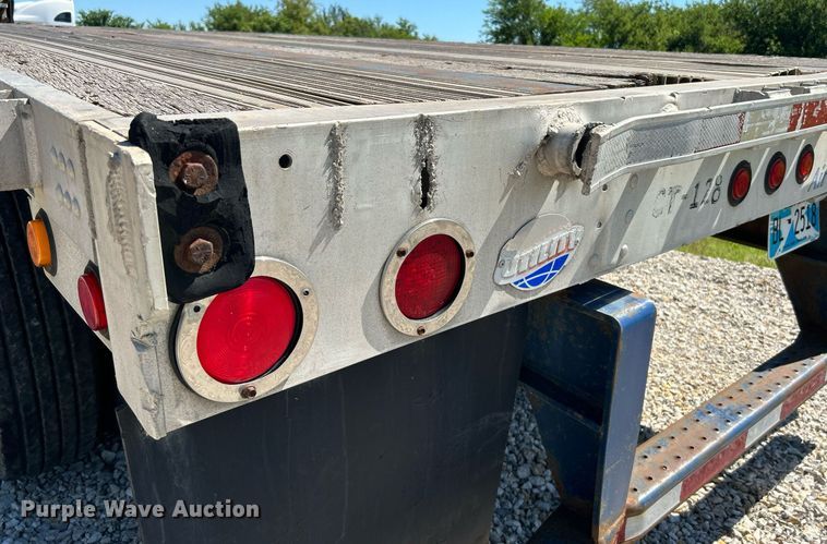 image for item DI7853 2002 Utility Trailers  flatbed trailer