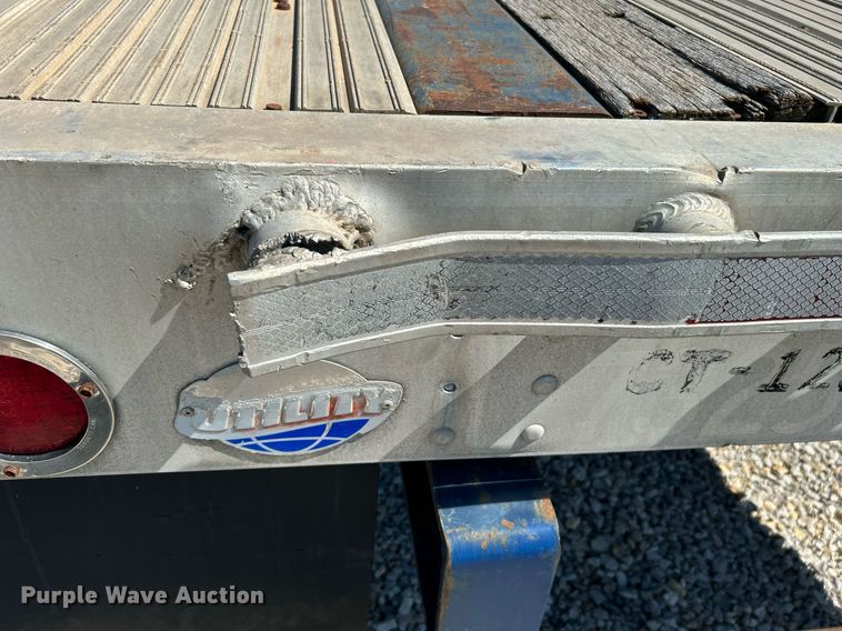 image for item DI7853 2002 Utility Trailers  flatbed trailer