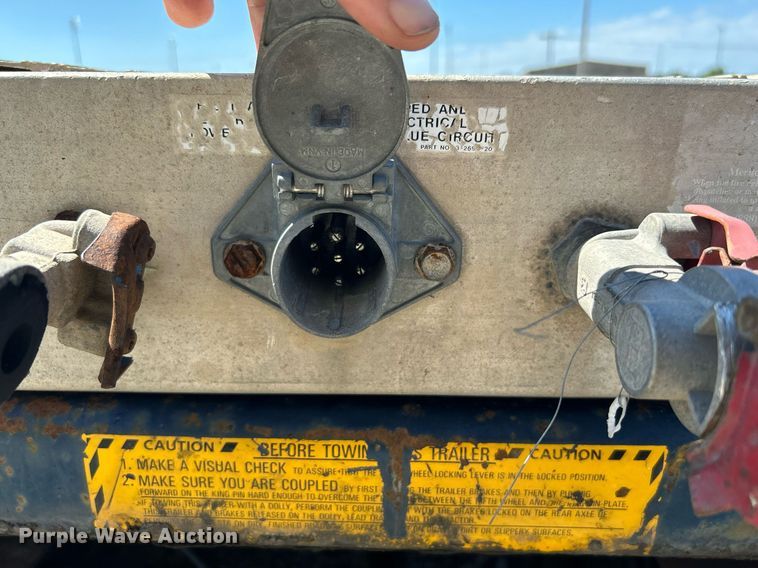 image for item DI7853 2002 Utility Trailers  flatbed trailer