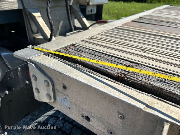 image for item DI7853 2002 Utility Trailers  flatbed trailer