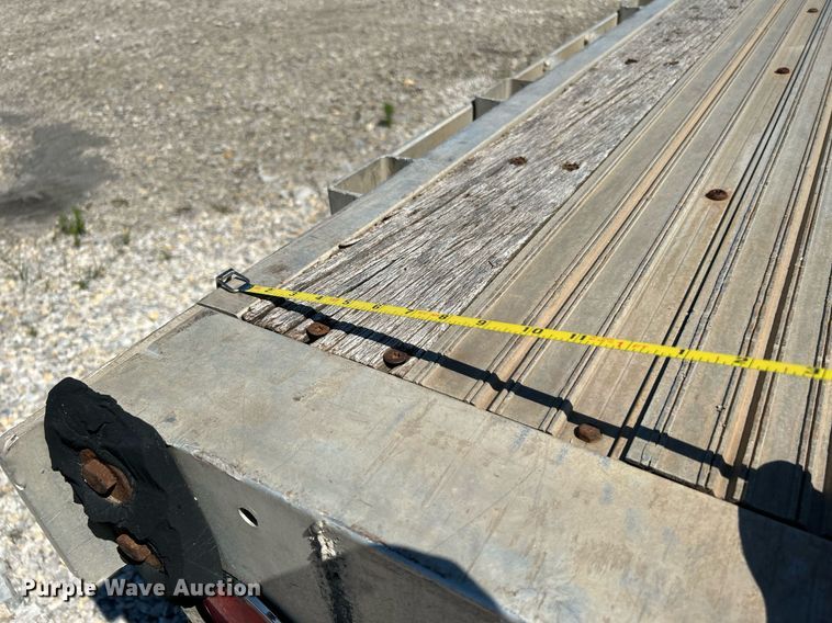 image for item DI7853 2002 Utility Trailers  flatbed trailer