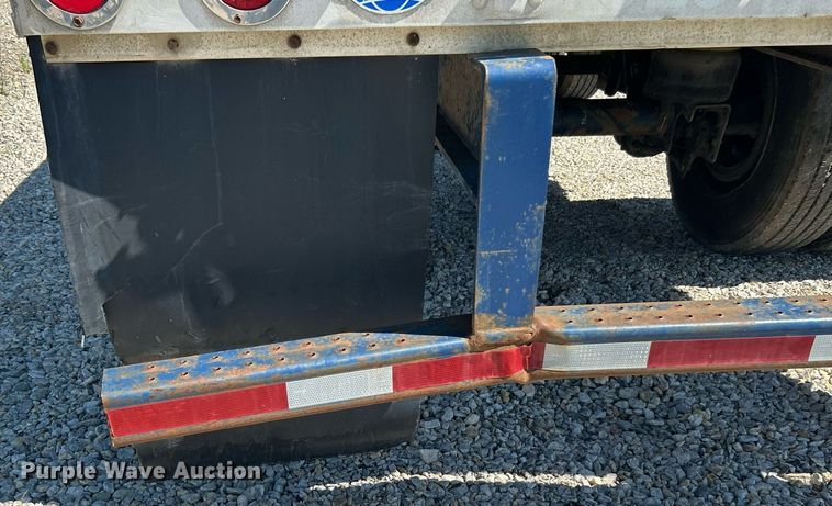 image for item DI7853 2002 Utility Trailers  flatbed trailer