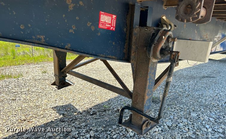 image for item DI7853 2002 Utility Trailers  flatbed trailer