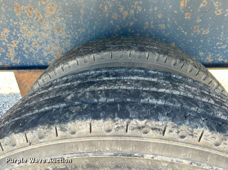 image for item DI7853 2002 Utility Trailers  flatbed trailer