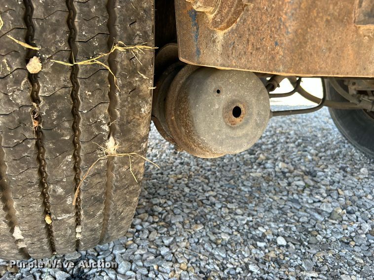 image for item DI7853 2002 Utility Trailers  flatbed trailer