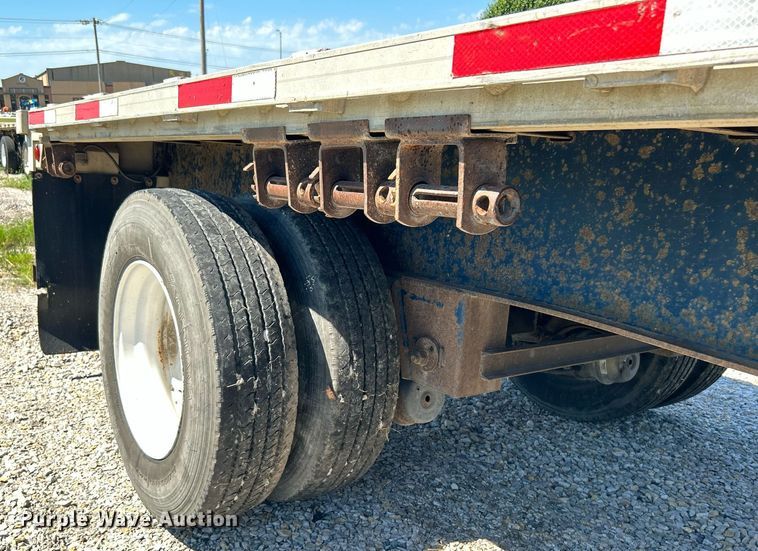 image for item DI7853 2002 Utility Trailers  flatbed trailer