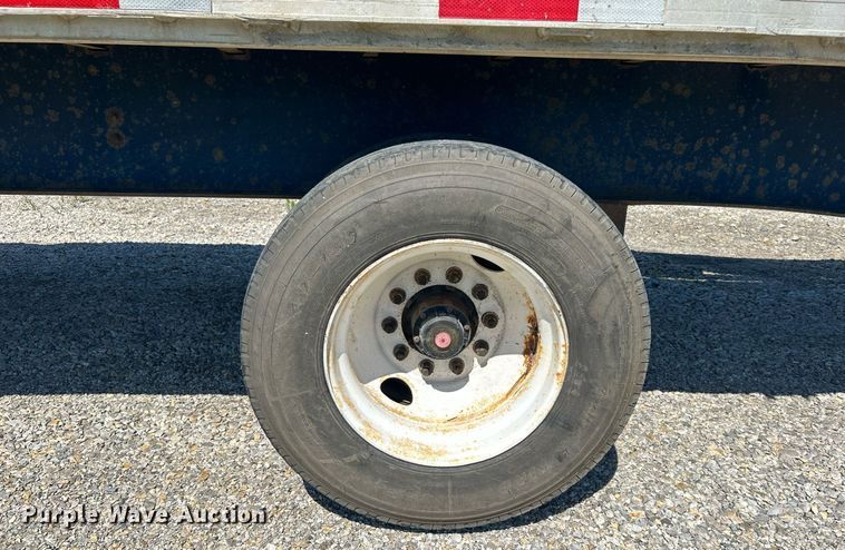 image for item DI7853 2002 Utility Trailers  flatbed trailer