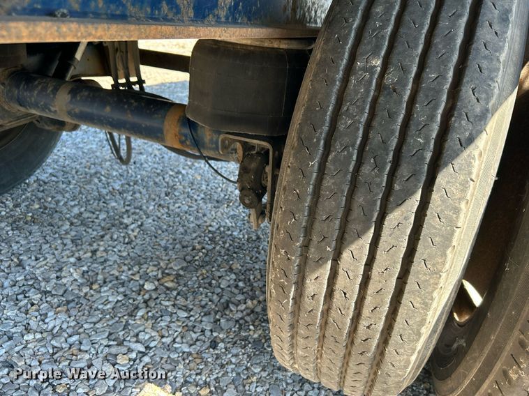 image for item DI7853 2002 Utility Trailers  flatbed trailer