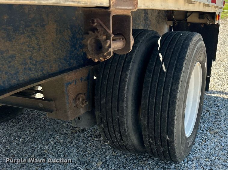 image for item DI7853 2002 Utility Trailers  flatbed trailer