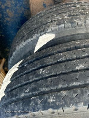 image for item DI7853 2002 Utility Trailers  flatbed trailer