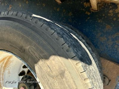 image for item DI7853 2002 Utility Trailers  flatbed trailer