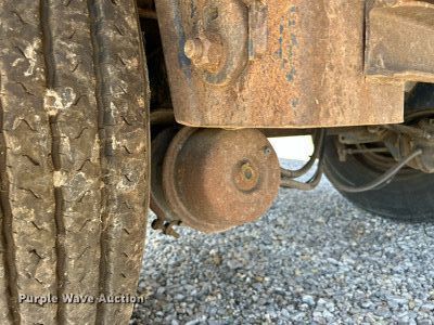 image for item DI7853 2002 Utility Trailers  flatbed trailer