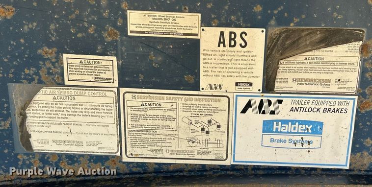 image for item DI7853 2002 Utility Trailers  flatbed trailer