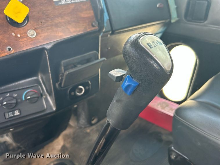 image for item DI7891 2000 Peterbilt 378  semi truck