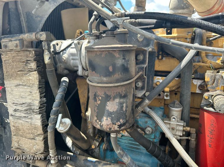 image for item DI7891 2000 Peterbilt 378  semi truck