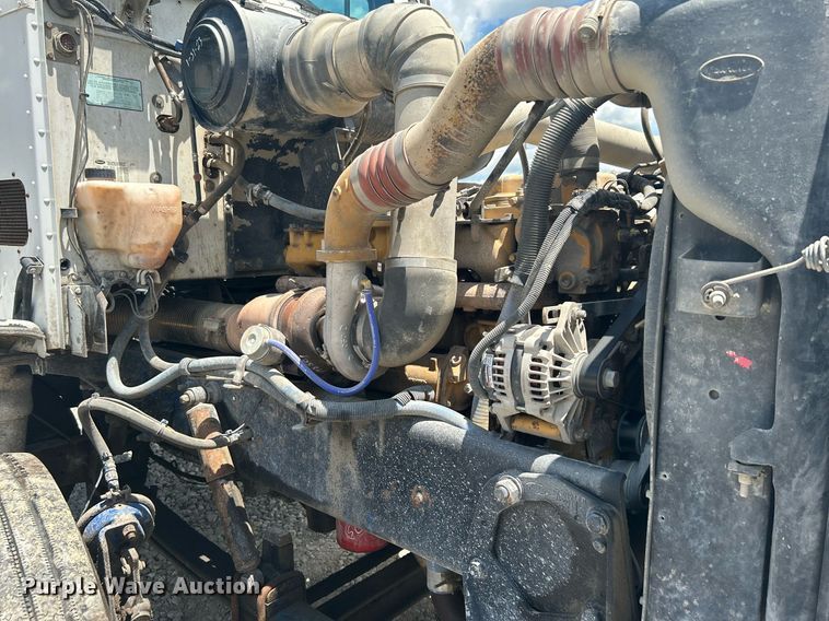 image for item DI7891 2000 Peterbilt 378  semi truck