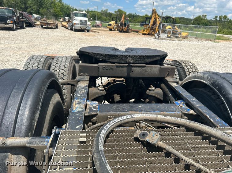 image for item DI7891 2000 Peterbilt 378  semi truck