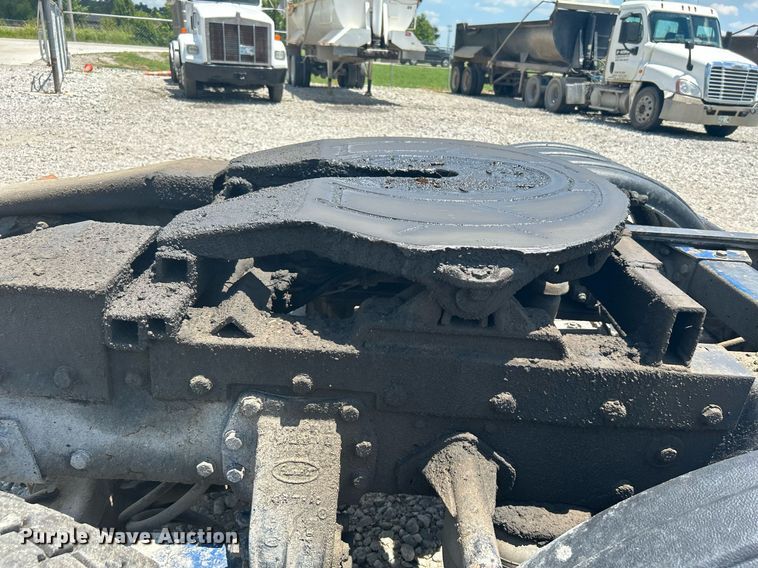 image for item DI7891 2000 Peterbilt 378  semi truck