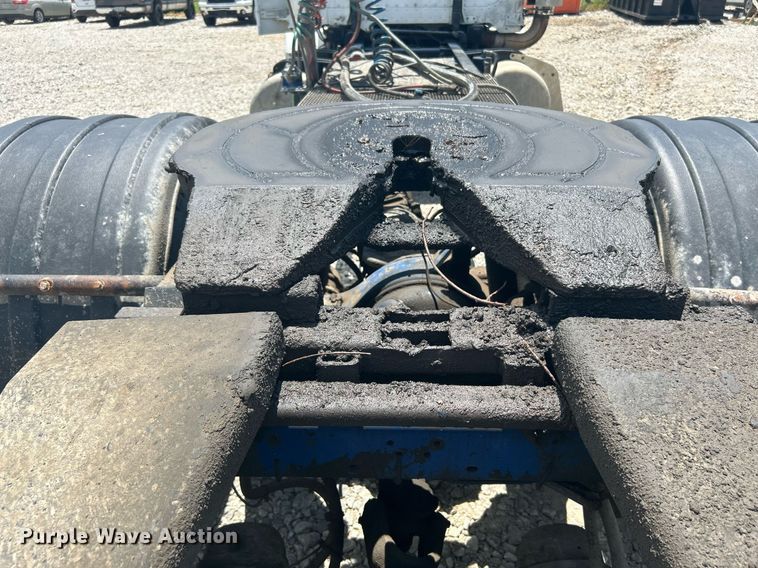 image for item DI7891 2000 Peterbilt 378  semi truck