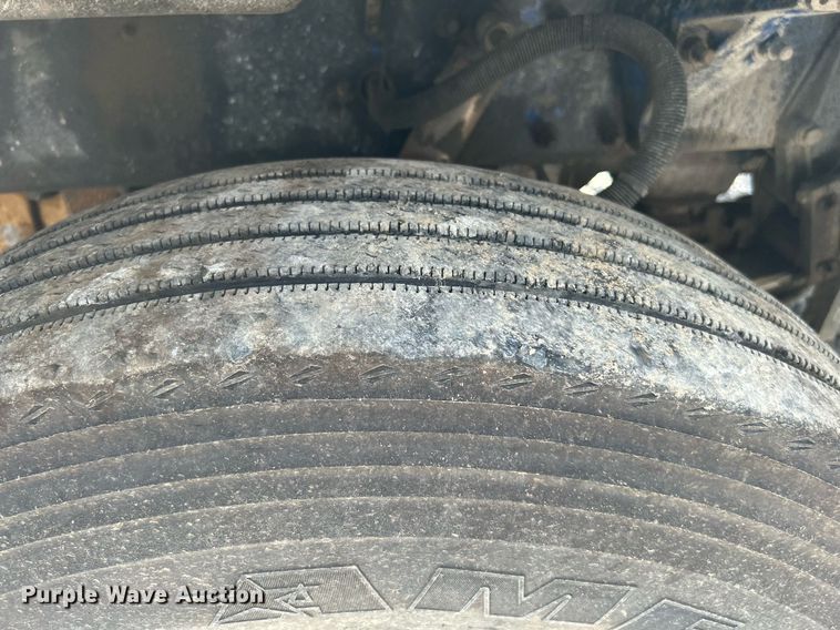 image for item DI7891 2000 Peterbilt 378  semi truck