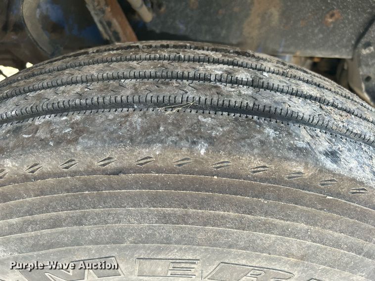 image for item DI7891 2000 Peterbilt 378  semi truck