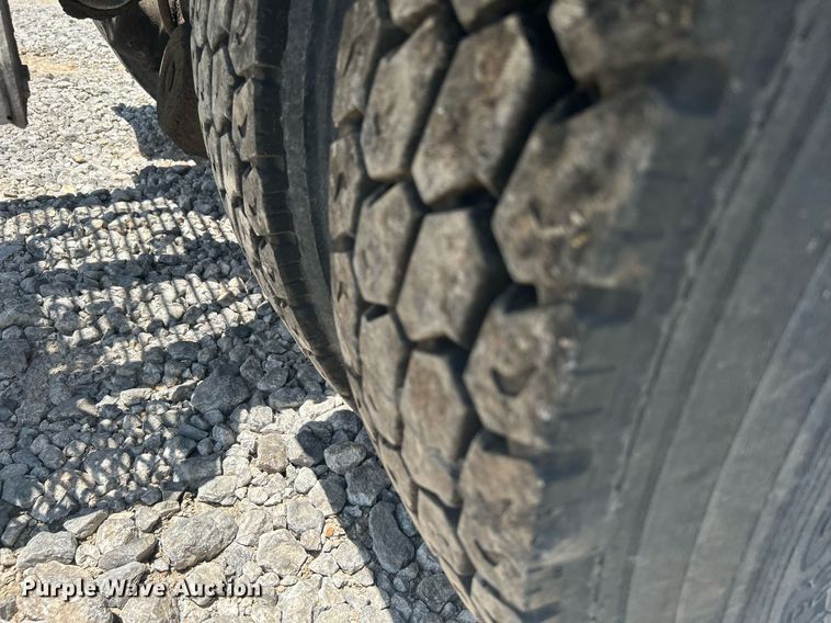 image for item DI7891 2000 Peterbilt 378  semi truck