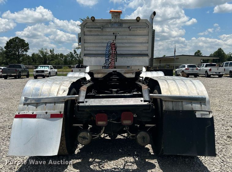 image for item DI7892 1999 Kenworth T800  semi truck