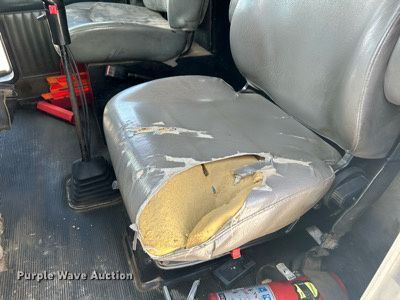 image for item DI7892 1999 Kenworth T800  semi truck