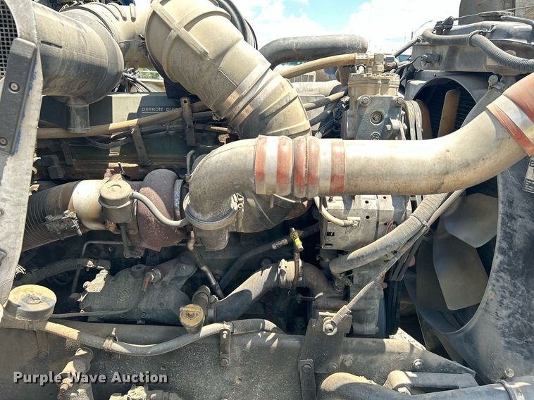 image for item DI7892 1999 Kenworth T800  semi truck