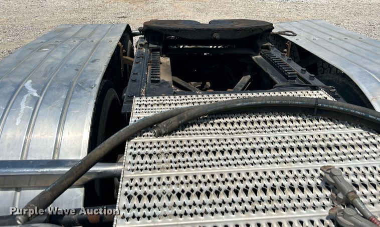 image for item DI7892 1999 Kenworth T800  semi truck