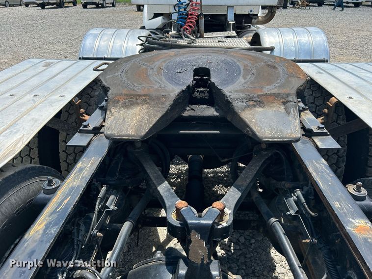 image for item DI7892 1999 Kenworth T800  semi truck