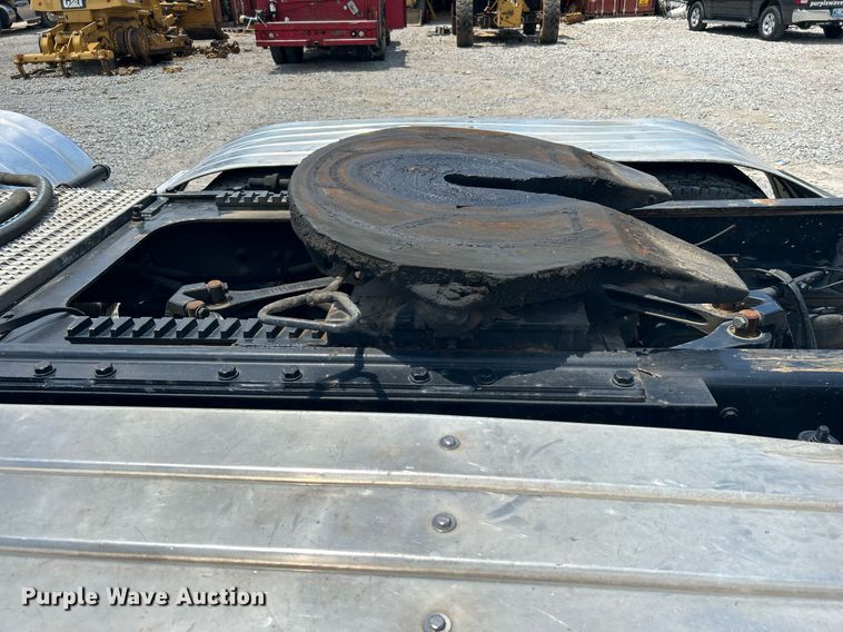 image for item DI7892 1999 Kenworth T800  semi truck