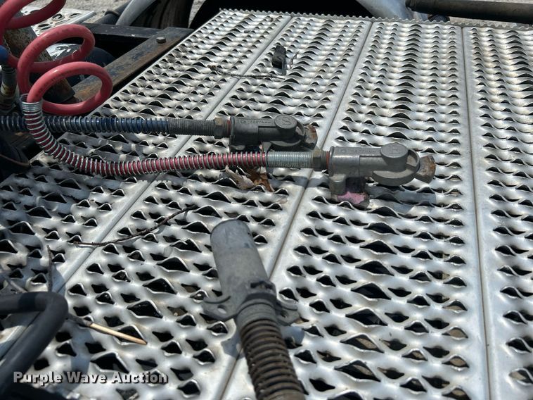 image for item DI7892 1999 Kenworth T800  semi truck