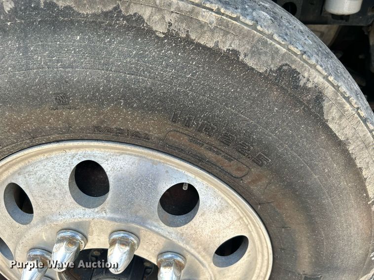 image for item DI7892 1999 Kenworth T800  semi truck