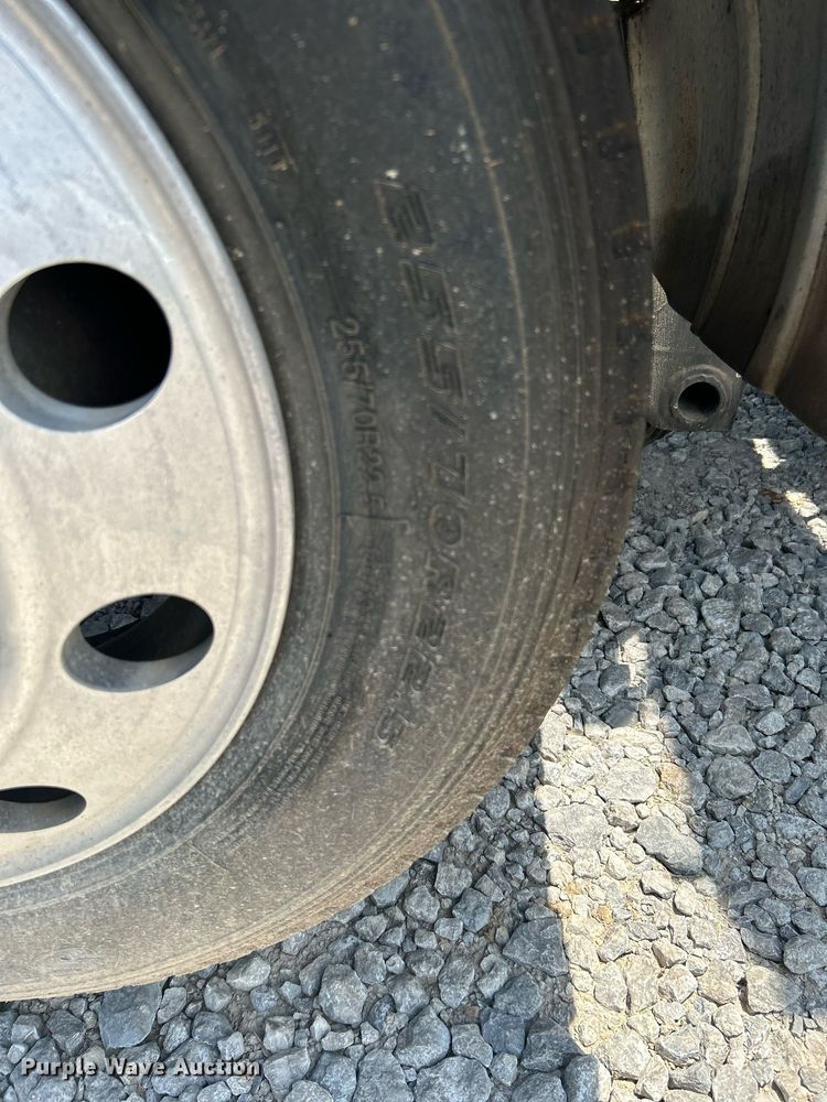 image for item DI7892 1999 Kenworth T800  semi truck