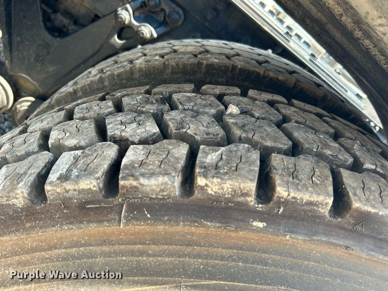 image for item DI7892 1999 Kenworth T800  semi truck