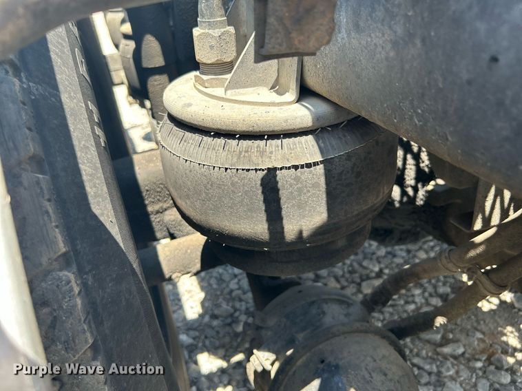 image for item DI7892 1999 Kenworth T800  semi truck