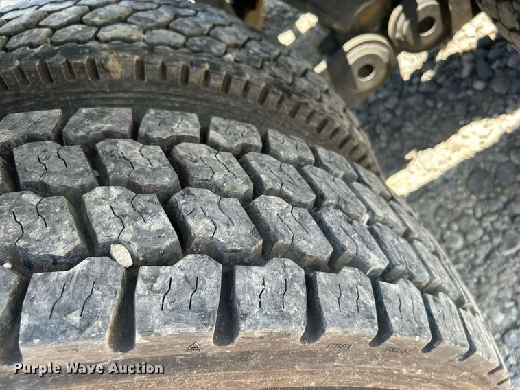 image for item DI7892 1999 Kenworth T800  semi truck