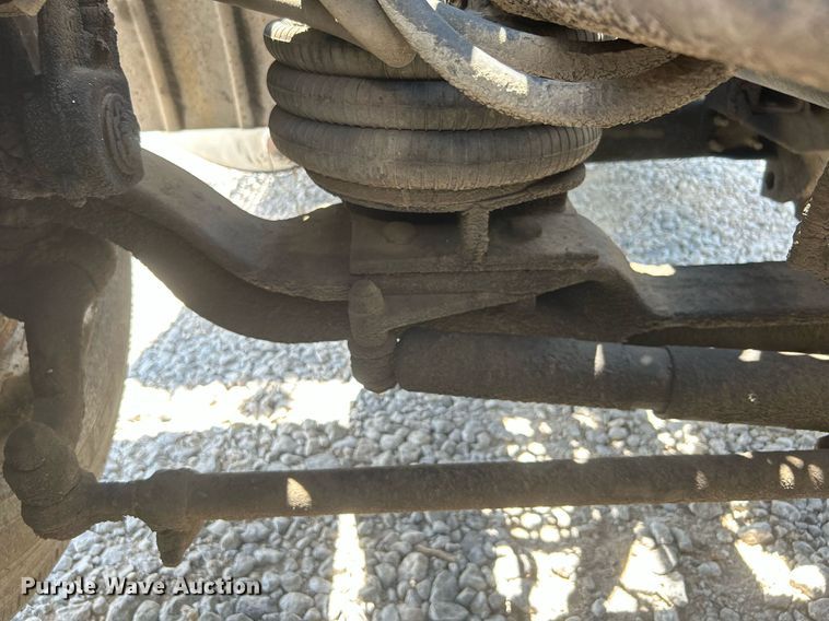 image for item DI7892 1999 Kenworth T800  semi truck