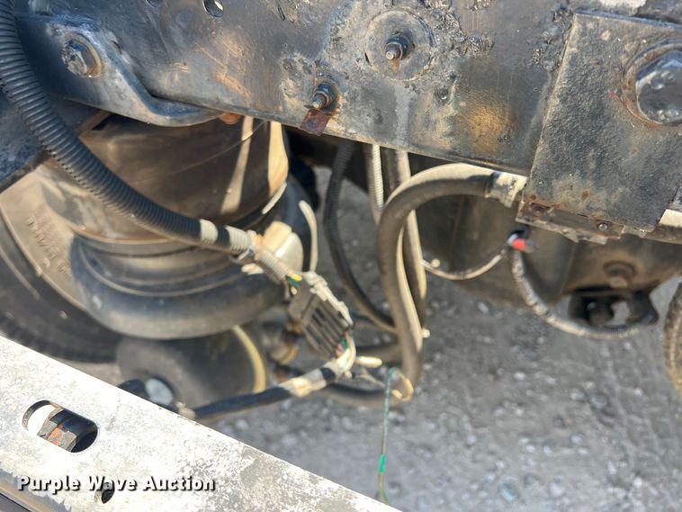 image for item DN3084 1992 Kenworth T800  semi truck